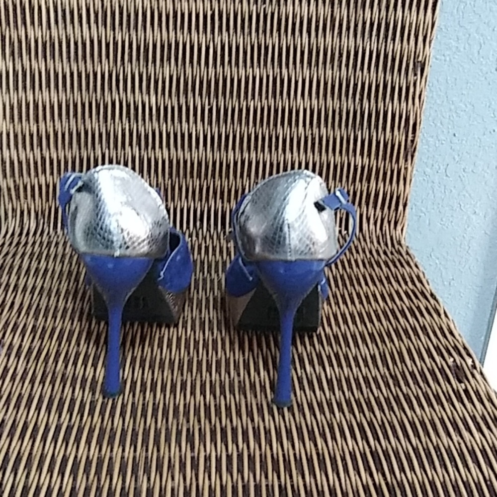 Shoes - Picture 4 of 5
